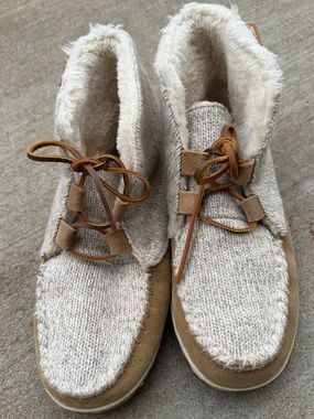 Minnetonka Women's Torrey Slipper Boot Women’s Size 8
